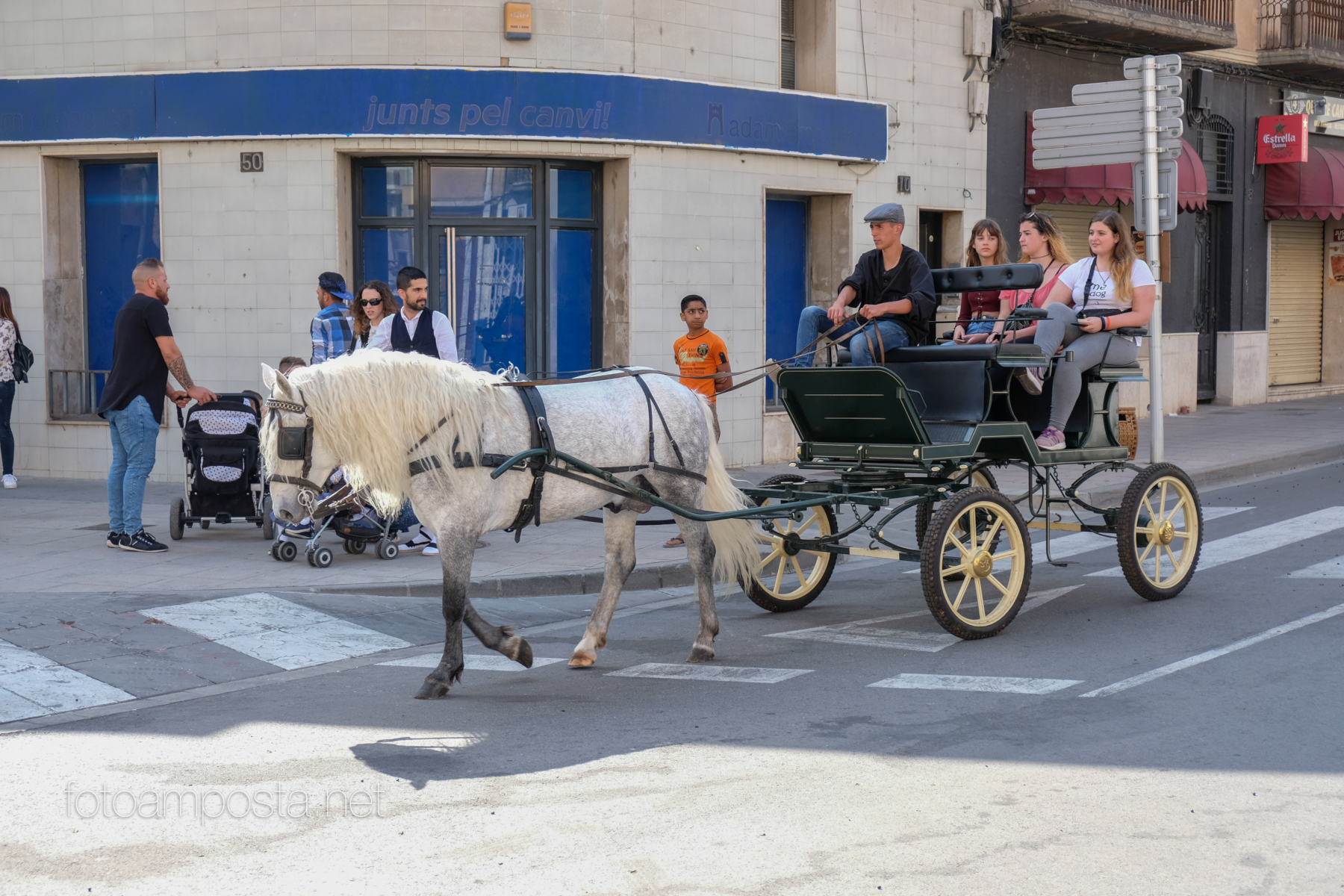 personatges amposta centenaria CARRO festa del mercat a la placa amposta 2019